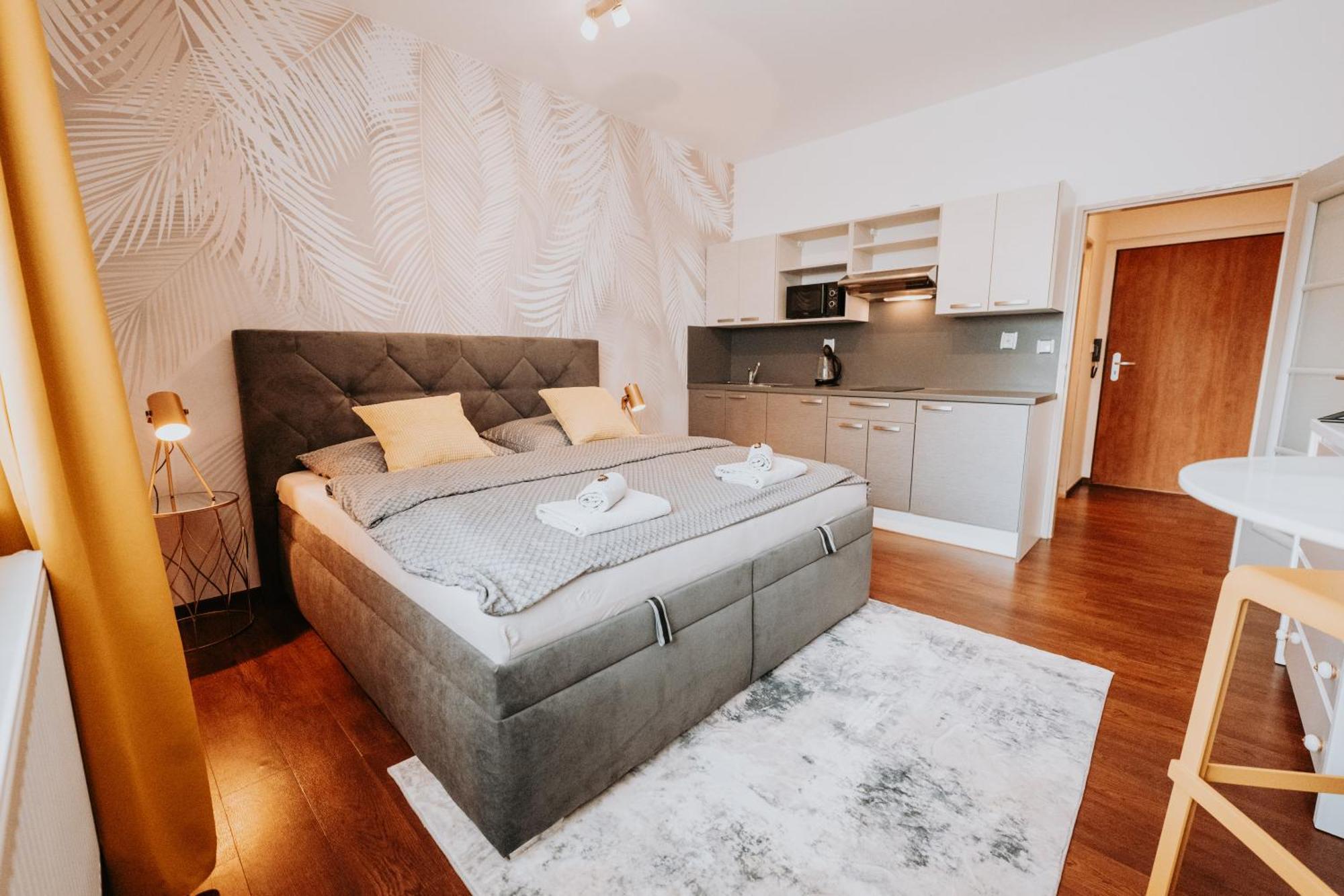 Citybeat Apartments, 400M From The Square Plzeň Exterior foto